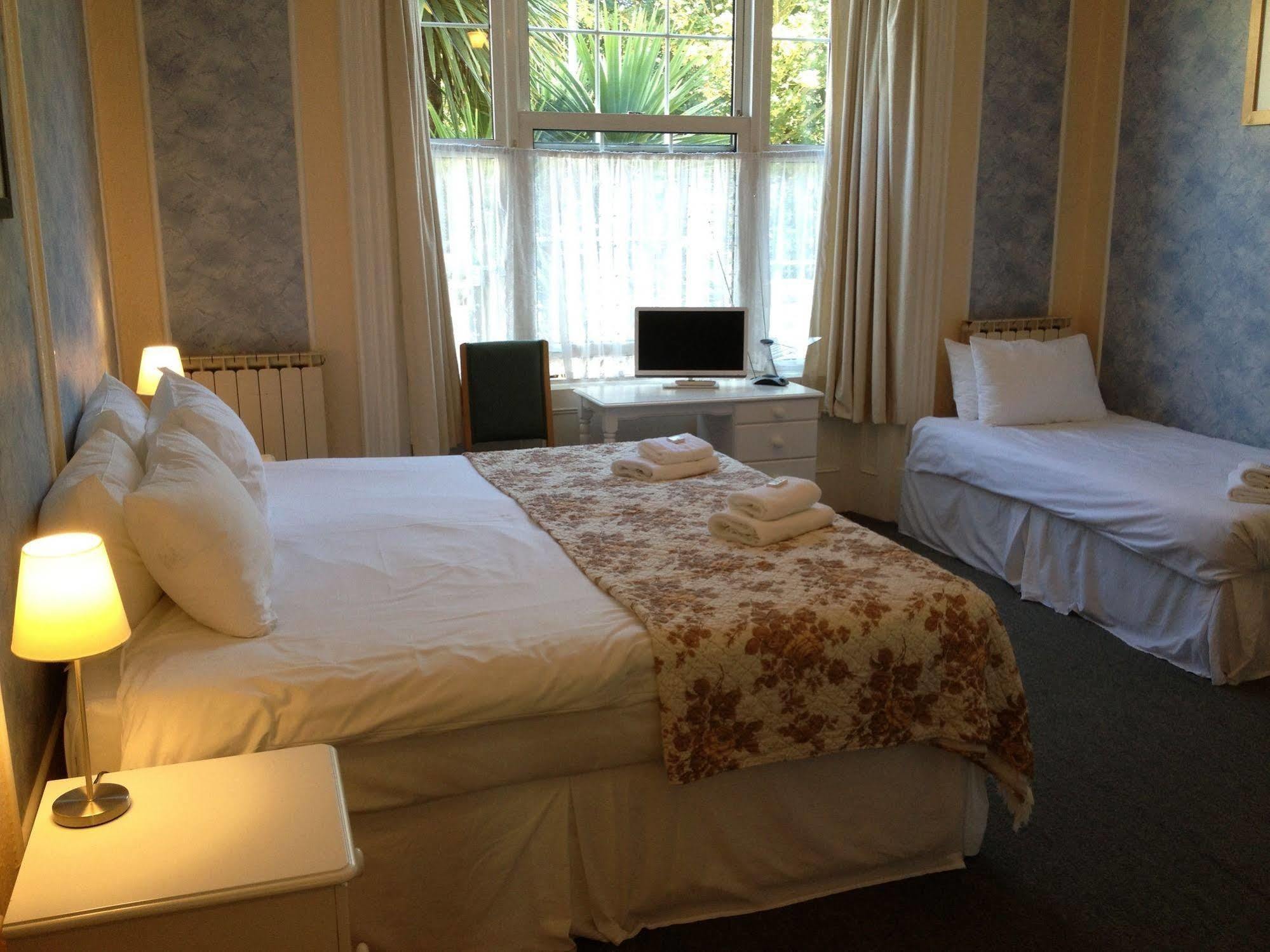 Grisnoir Guest House Saint Peter Port Extérieur photo